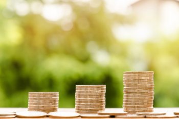 pieces-de-monnaie-representant-la-remuneration-des-mandataires-immobiliers.jpg?1693226263